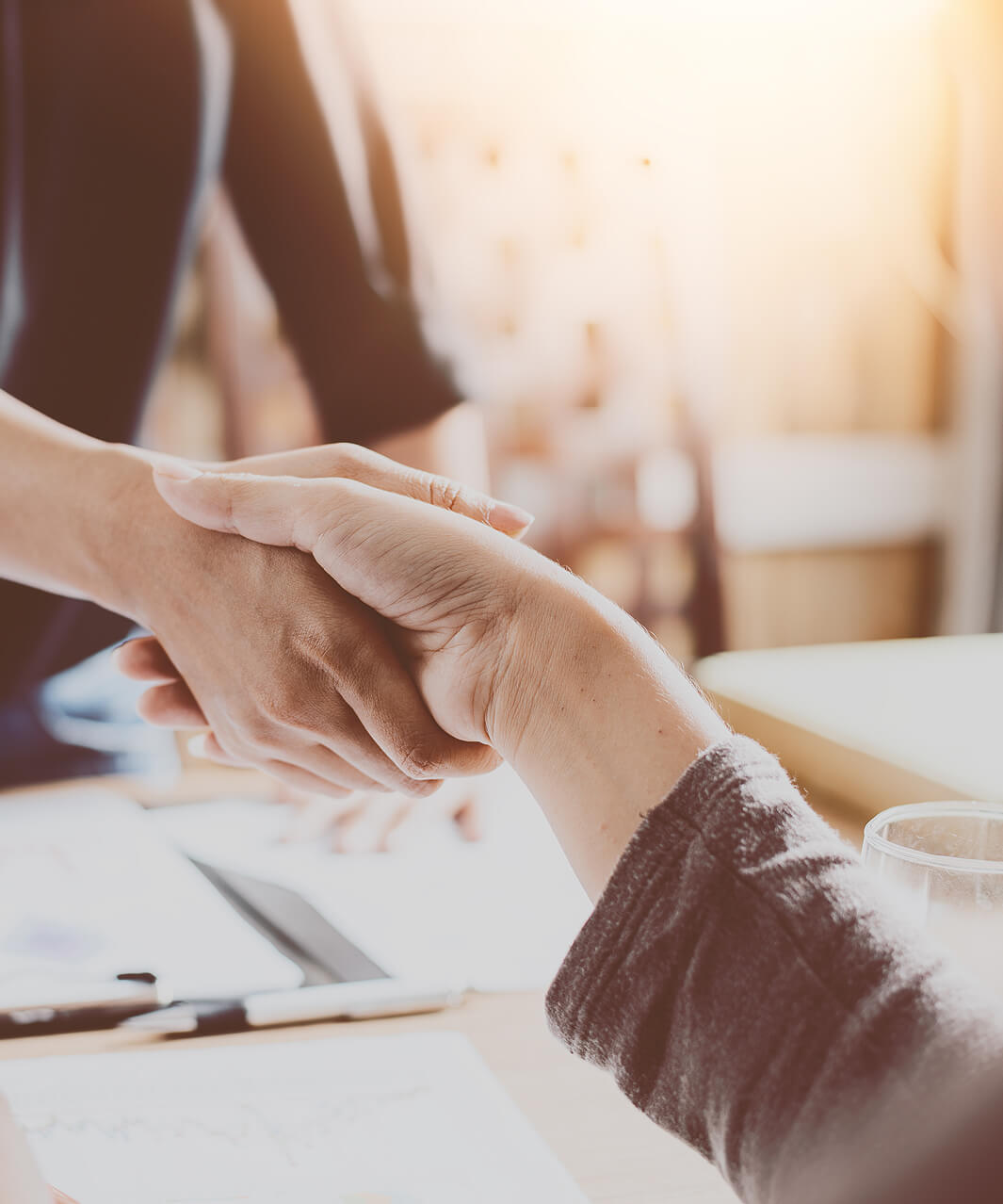 Hand Schütteln - Schuldnerberatung Hand Schütteln - Schuldnerberatung